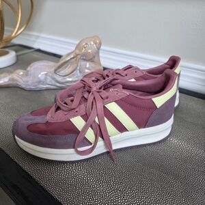 Adidas Women's Mauve Pink CloudFoam Sneakers